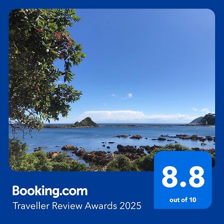 Seafront Haven In Island Bay With Deck, Outdoor Bath, And Parking Apartment Wellington Luaran gambar