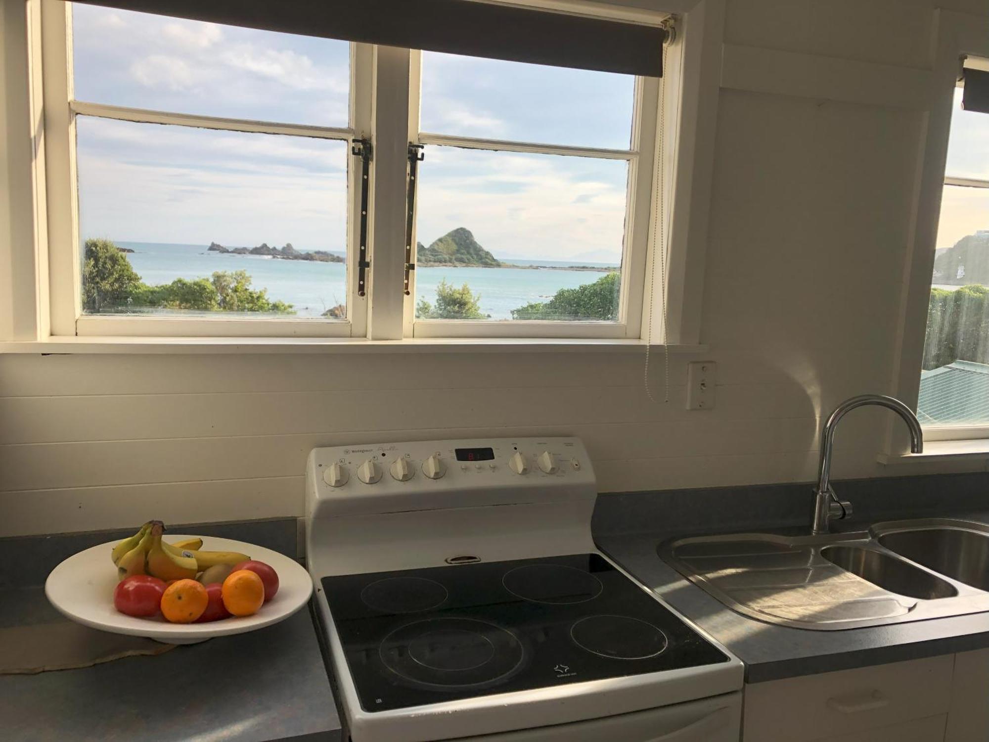 Seafront Haven In Island Bay With Deck, Outdoor Bath, And Parking Apartment Wellington Luaran gambar