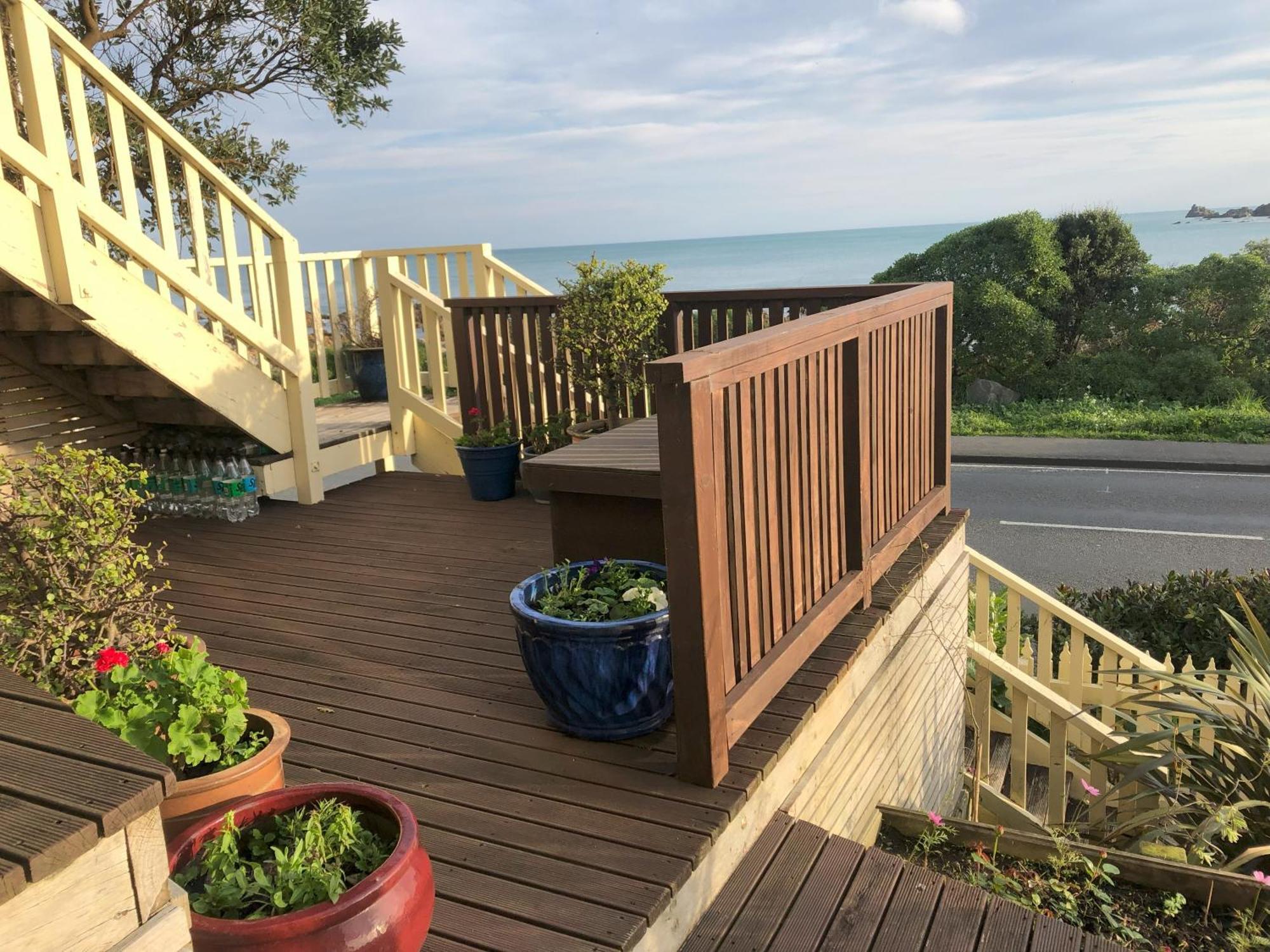 Seafront Haven In Island Bay With Deck, Outdoor Bath, And Parking Apartment Wellington Luaran gambar