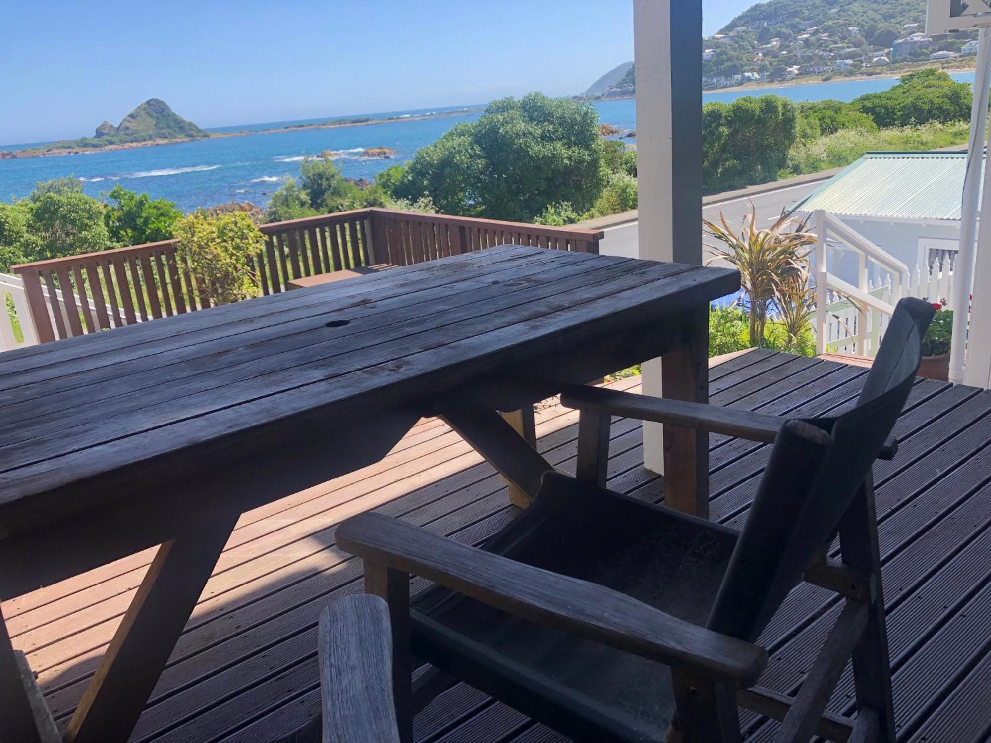 Seafront Haven In Island Bay With Deck, Outdoor Bath, And Parking Apartment Wellington Luaran gambar